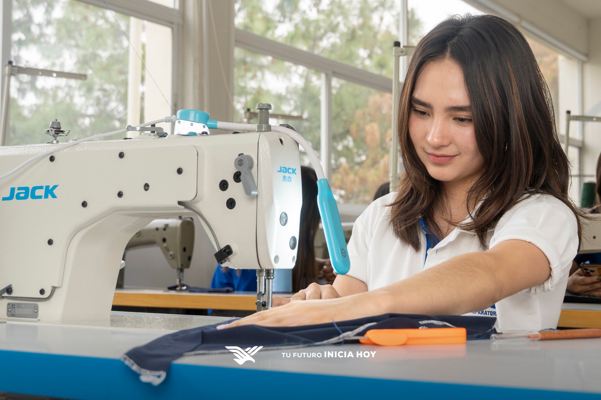 Bachillerato Tecnológico en Proyección del Diseño de Modas
