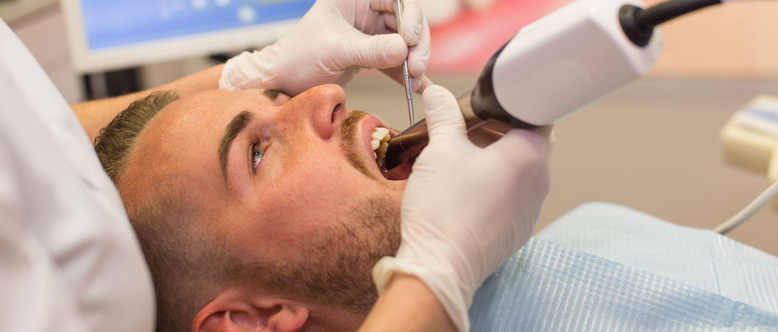 ¿Qué necesitas para especializarte en tratamientos de endodoncia?